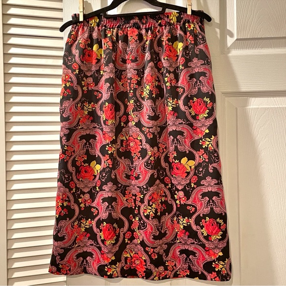 Modcloth Baroque Floral Satin Pencil Skirt M Knee Slit Romantic Dark Academia - Picture 5 of 11
